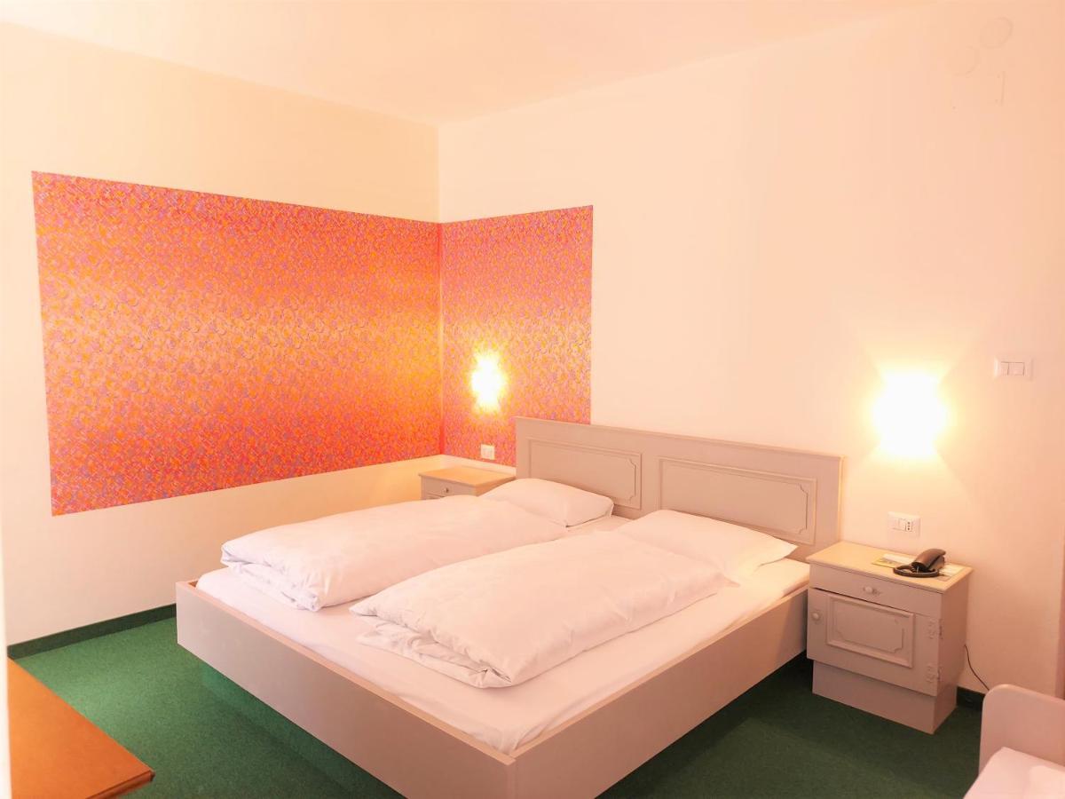 Hotel Schuster 3*