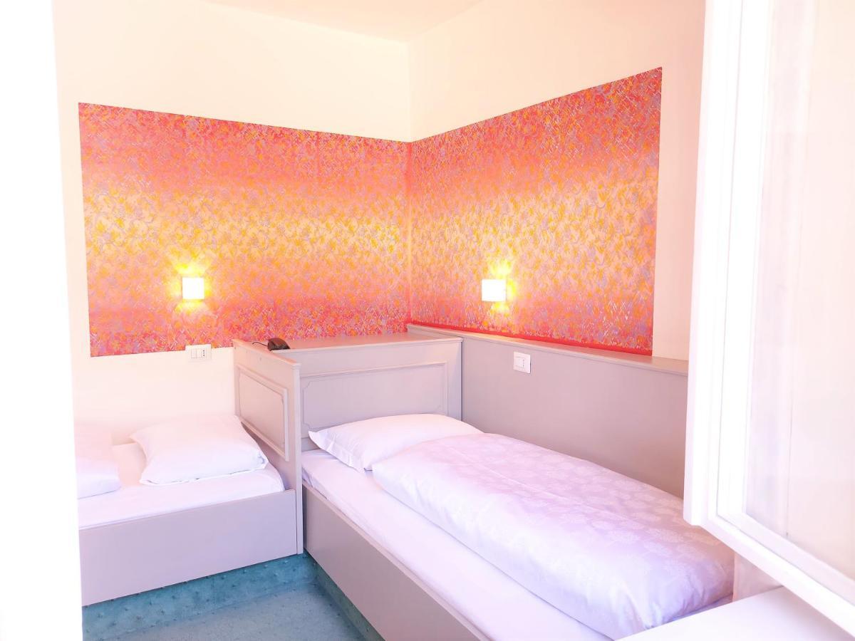 Schuster Hotel 3*