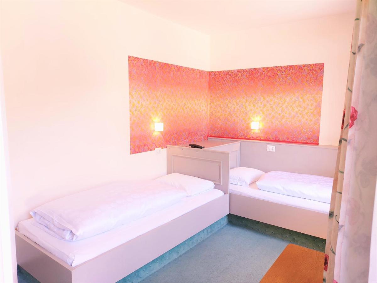 Hotel Schuster 3*