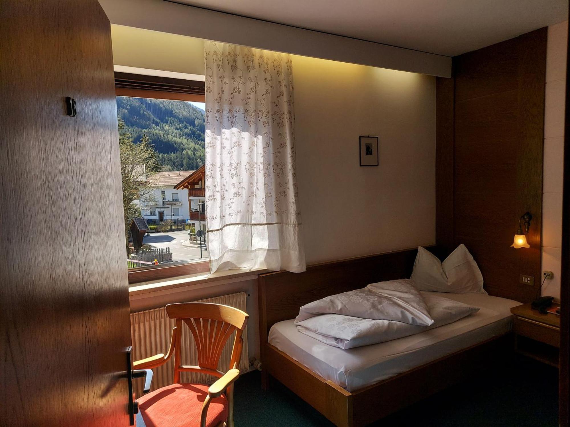 Schuster Hotel